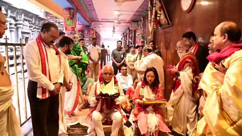 மொரீஷியஸ் நாட்டு அதிபருக்கு கனக துர்கையம்மன் கோயிலில் பிரமாண்ட வரவேற்பு…