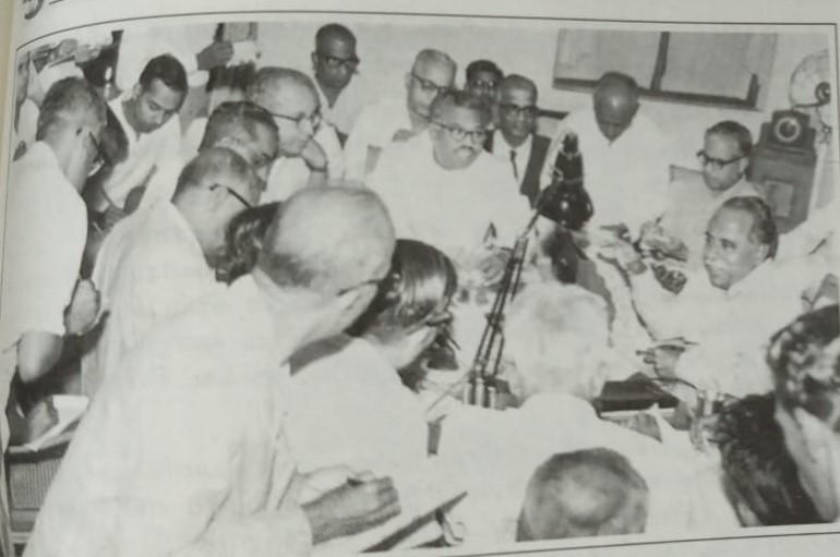 காலத்தின் நிறம் கருப்பு சிவப்பு - ஆட்சியிலும் அன்றாட வாழ்விலும் தி.மு.க. பாய்ச்சிய தமிழ்வெளிச்சம்!