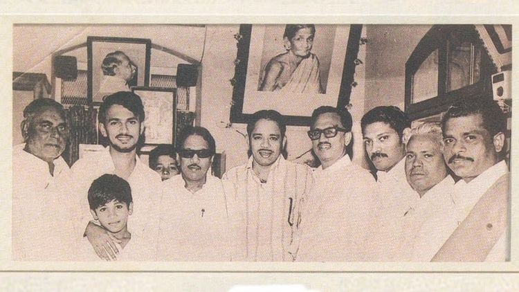 காலத்தின் நிறம் கருப்பு சிவப்பு - கிராமங்களில் முழங்கிய பெருங்குரல்கள்!