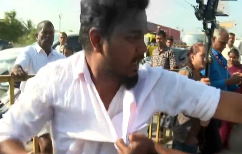 சேலத்தில் செய்தியாளரை தவெக நிர்வாகி தாக்க முயன்றதால் பரபரப்பு