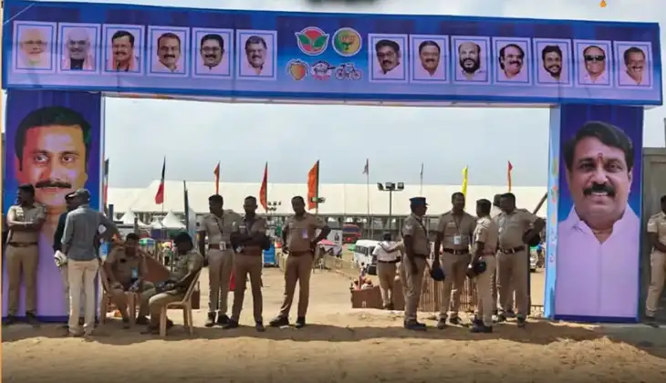 திருச்சி பொதுக்கூட்டம் – எடப்பாடி பழனிச்சாமி படம் புறக்கணிப்பு… அதிமுகவினர் அதிர்ச்சி…