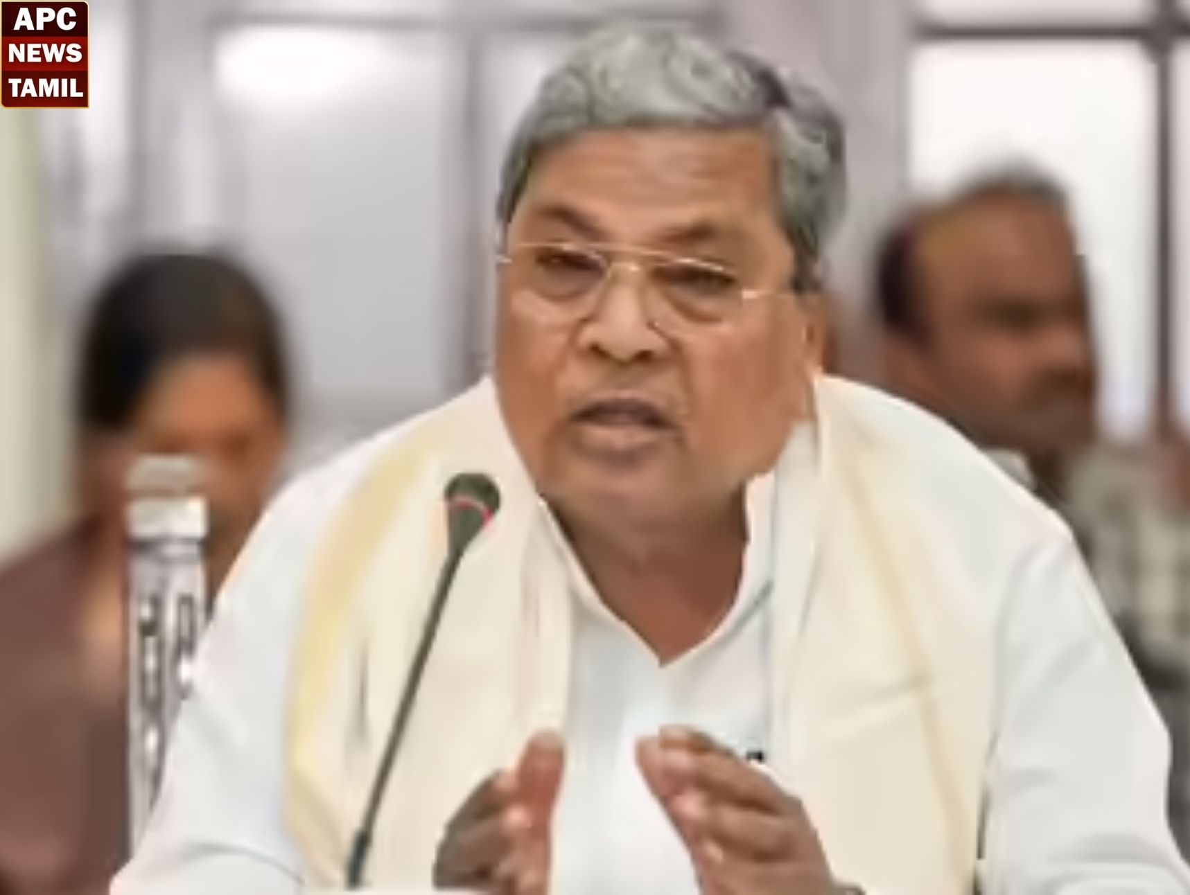 கர்நாடகாவில் 16 வயதுக்குட்பட்ட குழந்தைகள், சமூக ஊடகங்களை பார்க்க தடை – சித்தராமையா அதிரடி