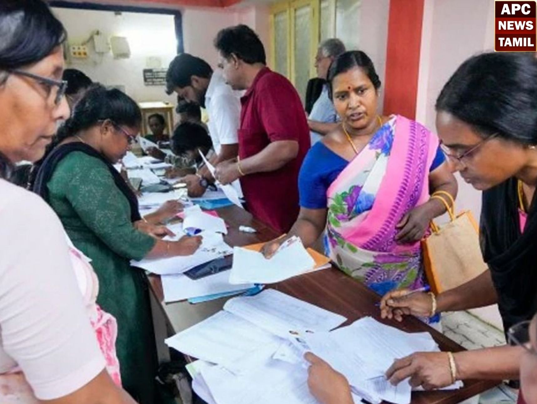 விழுப்புரம் மாவட்ட வாக்காளர் பட்டியல் வெளியீடு: பெண்கள் ஆதிக்கம்; 17 லட்சத்தைத் தாண்டிய மொத்த வாக்காளர்கள்!