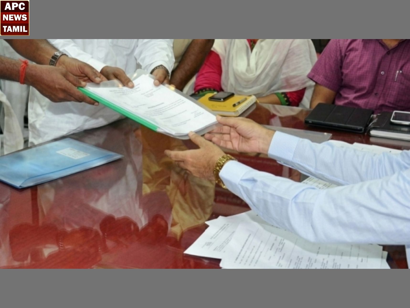 தமிழகத்தில் இன்று முதல் வேட்புமனு தாக்கல் தொடங்கியது.