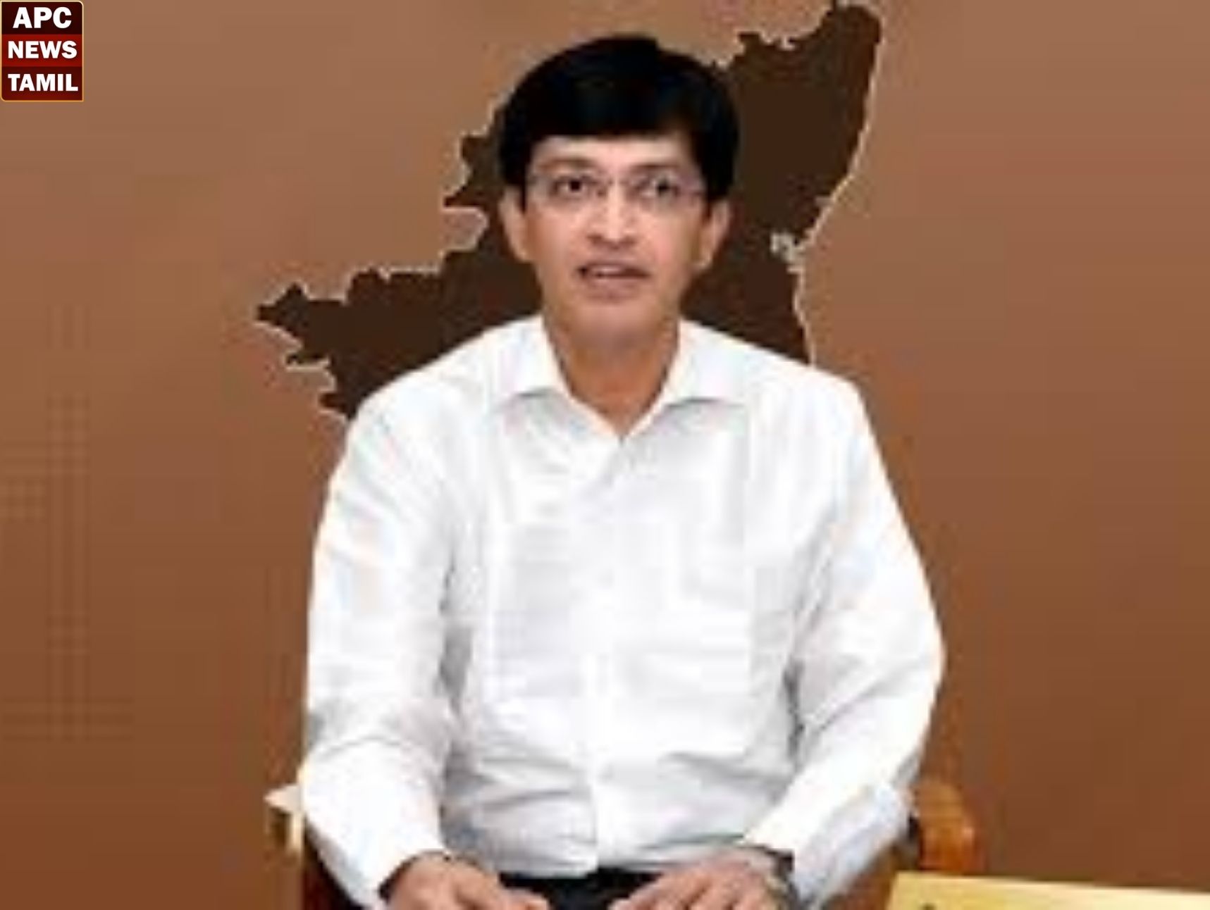 கேஸ் சிலிண்டர் போதியளவில் கையிருப்பில் உள்ளது – ராதா கிருஷ்ணன்