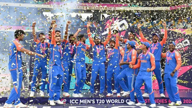 வரலாற்று சாதனை: உலகக் கோப்பை வென்ற இந்திய அணிக்கு ரூ.131 கோடி பரிசு - பிசிசிஐ அதிரடி அறிவிப்பு!