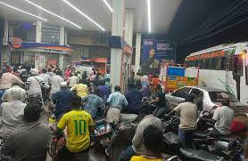 நயாரா பெட்ரோல், டீசல் விலை அதிரடி உயர்வு: வாகன ஓட்டிகள் அதிர்ச்சி!