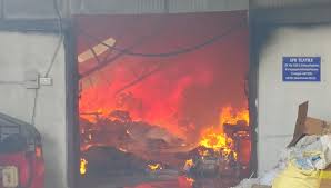 திருப்பூரில் பனியன் நிறுவனத்தில் தீ – பல லட்சம் மதிப்பாலான பொருட்கள் எரித்து செதம்