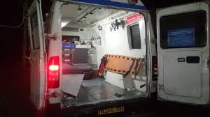 மருத்துவமனையிலிருந்து நேராக ஆம்புலன்ஸில் வந்து தேர்வு எழுதிய 10 ஆம் வகுப்பு மாணவர்…