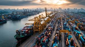 ஈரான் போர் எதிரொலி - வளைகுடா நாடுகளுக்கு சரக்கு போக்குவரத்து நிறுத்தம்...