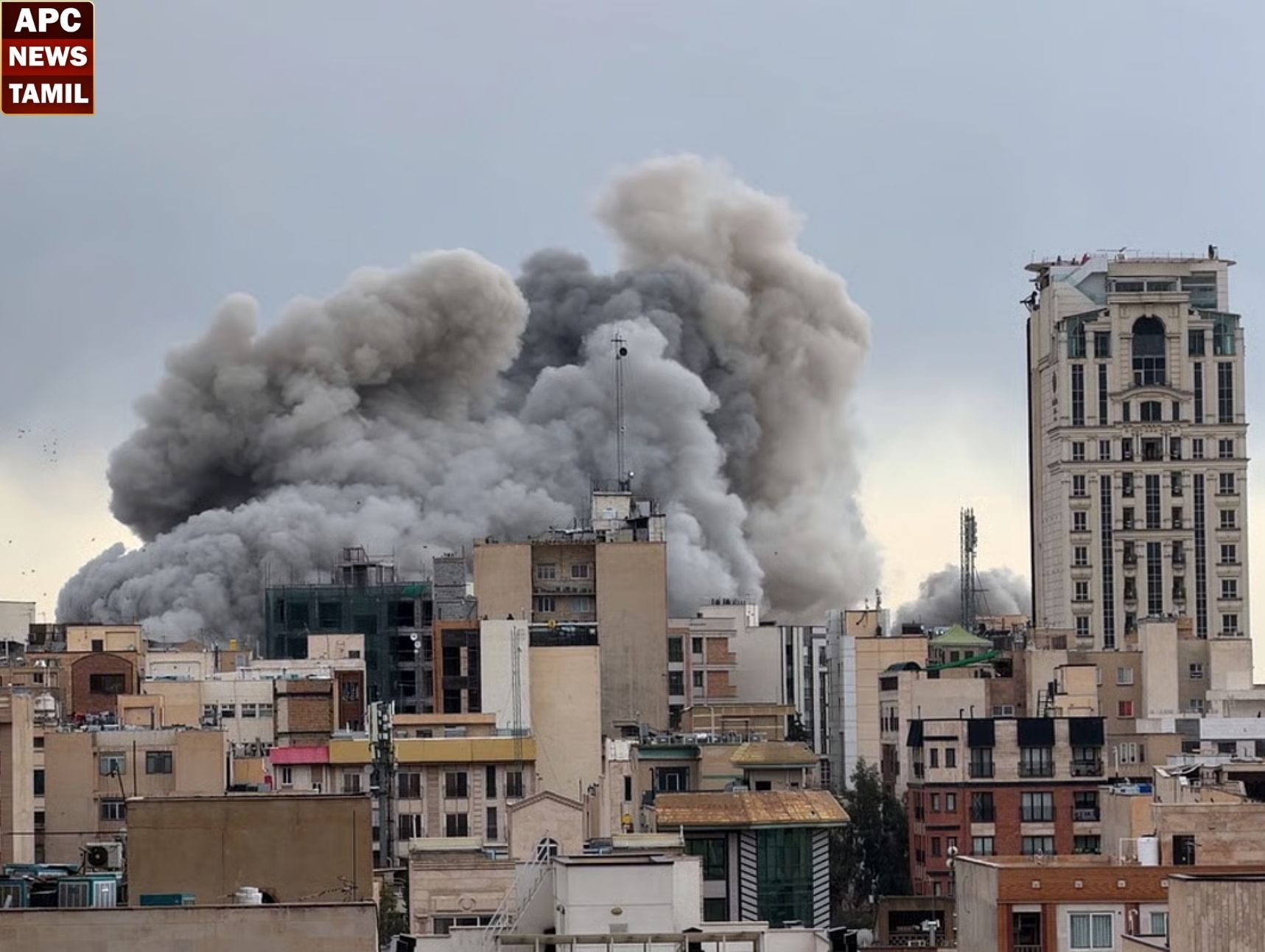 ஈரான் – அமெரிக்கா பதற்றம்: ஹார்முஸ் முடக்கத்திற்கு மத்தியில் ‘ஏவுகணைப் படகுகள் தயார்’ என ஈரான் எச்சரிக்கை