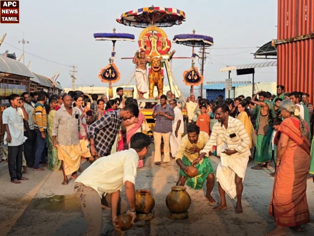 திருத்தணி: புலி வாகனத்தில் உற்சவர் வீதியுலா - பக்தர்கள் மஞ்சள் நீர் ஊற்றி கோலாகல கொண்டாட்டம்ஆன்மீகம்