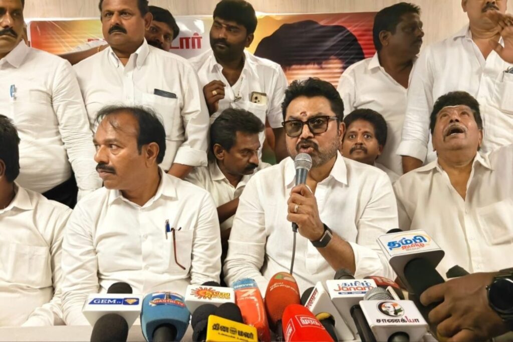 மக்கள் ஆட்சி மாற்றத்தை எதிர்பார்க்கிறார்கள் – சரத்குமார் பேட்டி