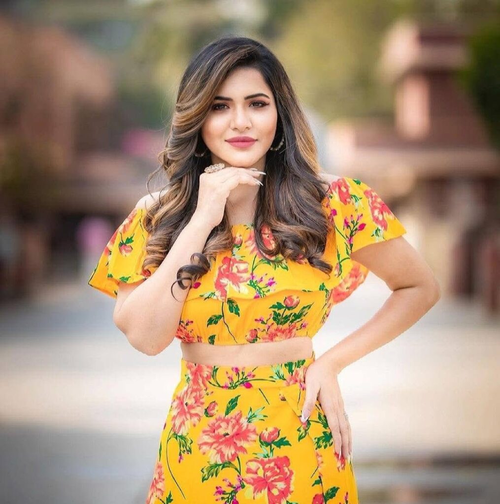 திருமணம் செய்வதாக நம்ப வைத்து ரூ.9.35 கோடி பறிப்பு - நடிகை ஆஹஷூ ரெட்டி மீது பரபரப்பு புகார்…