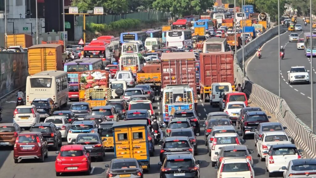 சித்ரா பௌர்ணமியை முன்னிட்டு திருவண்ணாமலைக்கு படையெடுக்கும் பொது மக்கள்!