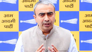 ராகவ் சத்தா -'பாஜகவில்  இணைந்தார் – 7 எம்பிக்கள் கையெழுத்துப் போட்ட கடிதத்தை  ராஜ்யசபா தலைவரிடம் கொடுத்தனர்