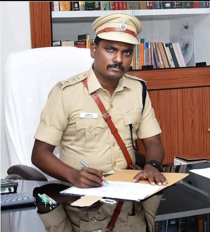 உளவுத்துறையில் அதிரடி மாற்றம் – 10 காவல்துறை அதிகாரிகள் இடமாற்றம் செய்து தமிழக அரசு உத்தரவு