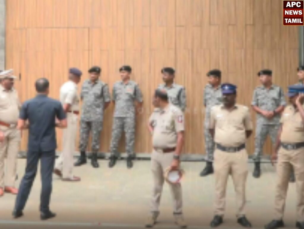 2026 தேர்தல்: விஜய் வீட்டில் IPS அதிகாரிகள் நேரில் சந்திப்பு