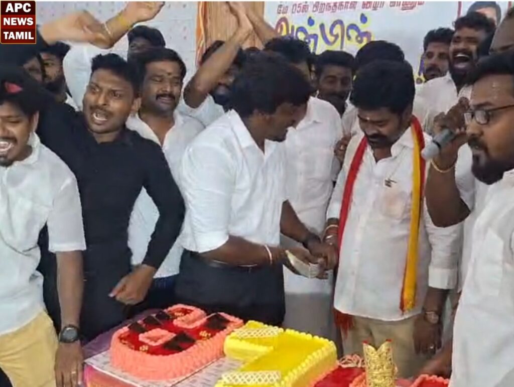 இரண்டடி வீரவாளால் கேக் வெட்டி ராயபுரம் தவெக MLA பிறந்தநாள் கொண்டாட்டம்…