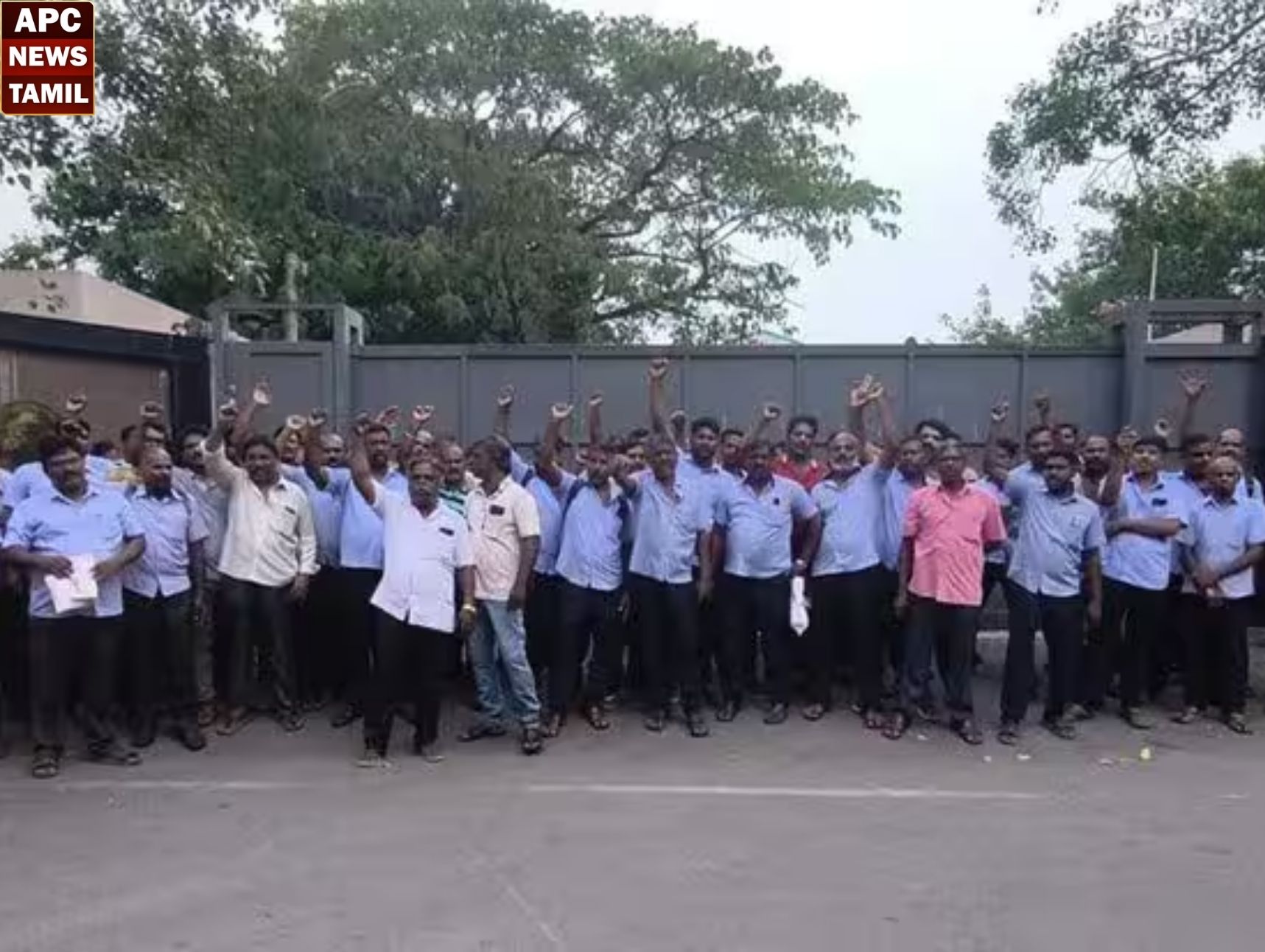 எம்.ஆர்.எப் டயர் தொழிற்சாலையில் பணி நிரந்தரம் கோரி போராட்டம்