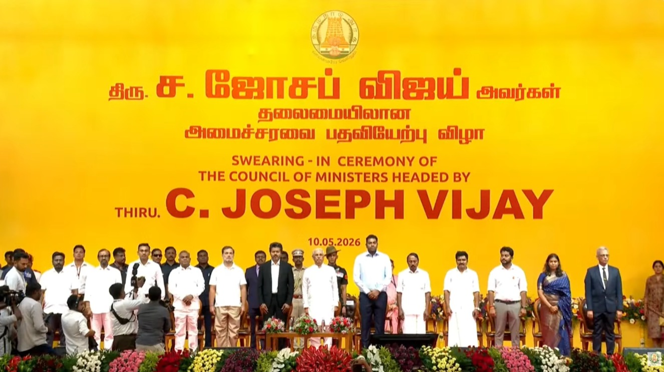 தமிழகத்தின் புதிய சகாப்தம்: 13-வது முதலமைச்சராகப் பதவியேற்றார் தவெக தலைவர் விஜய்!