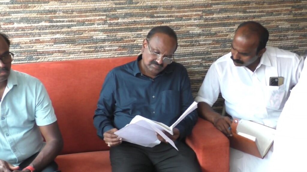 எங்கள் வாழ்வாதாரத்தை காப்பாற்றுங்கள் - ஆவடி எம்.எல்.ஏ விடம் வியாபாரிகள் சங்கம் கோரிக்கை
