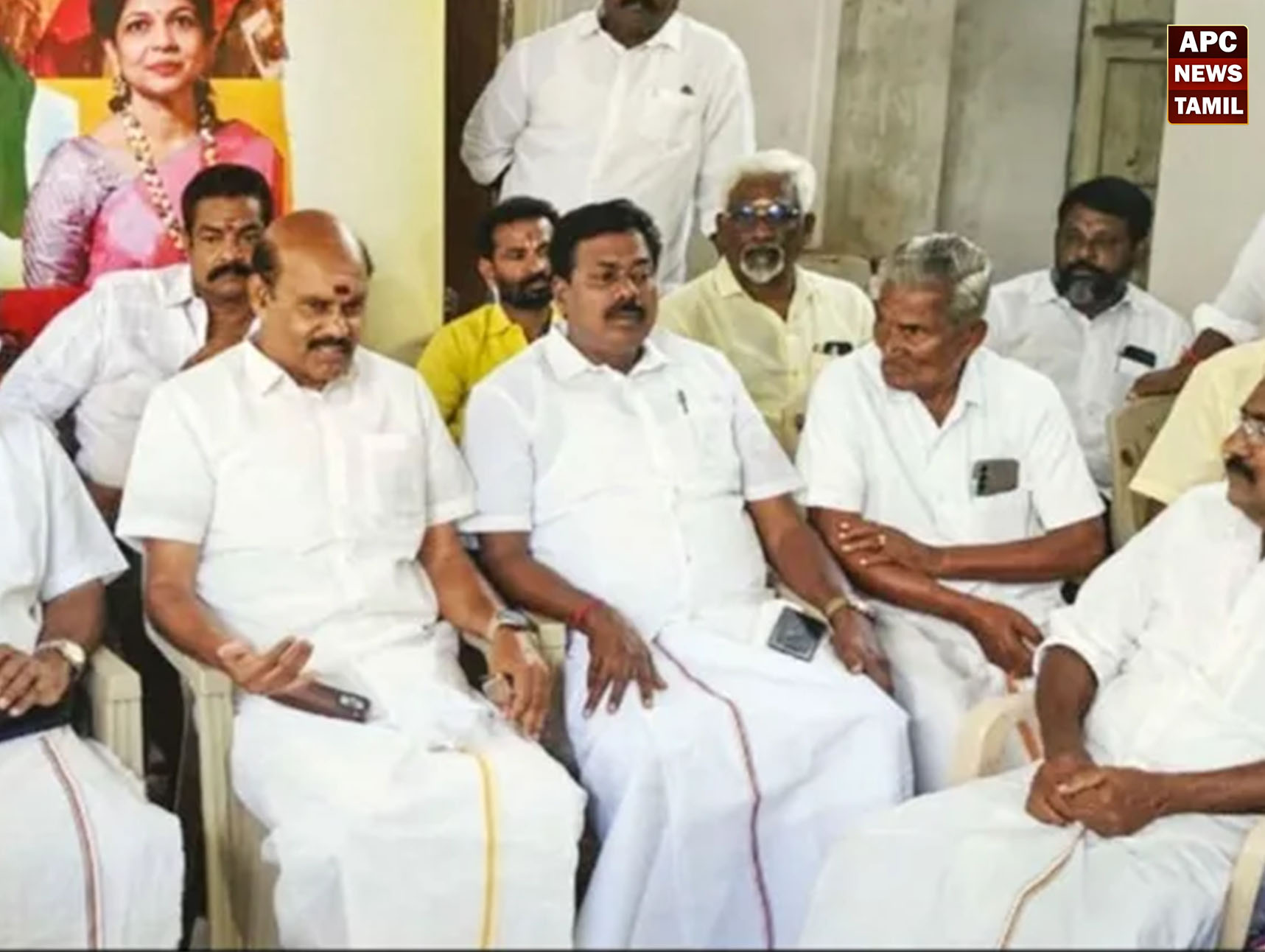 பாமகவில் அடுத்த அதிரடி வெடிப்பு: ராமதாஸ் ஆதரவு மாவட்ட செயலாளர்கள் சேலத்தில் திடீர் ஆலோசனை