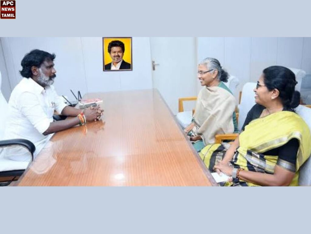 தமிழகம் முழுவதும் 'கூட்டுறவு வாரம் 2026' தொடக்கம்: சென்னை பதிவாளர் அலுவலகத்தில் அமைச்சர் காந்திராஜ் கொடியேற்றினார்!