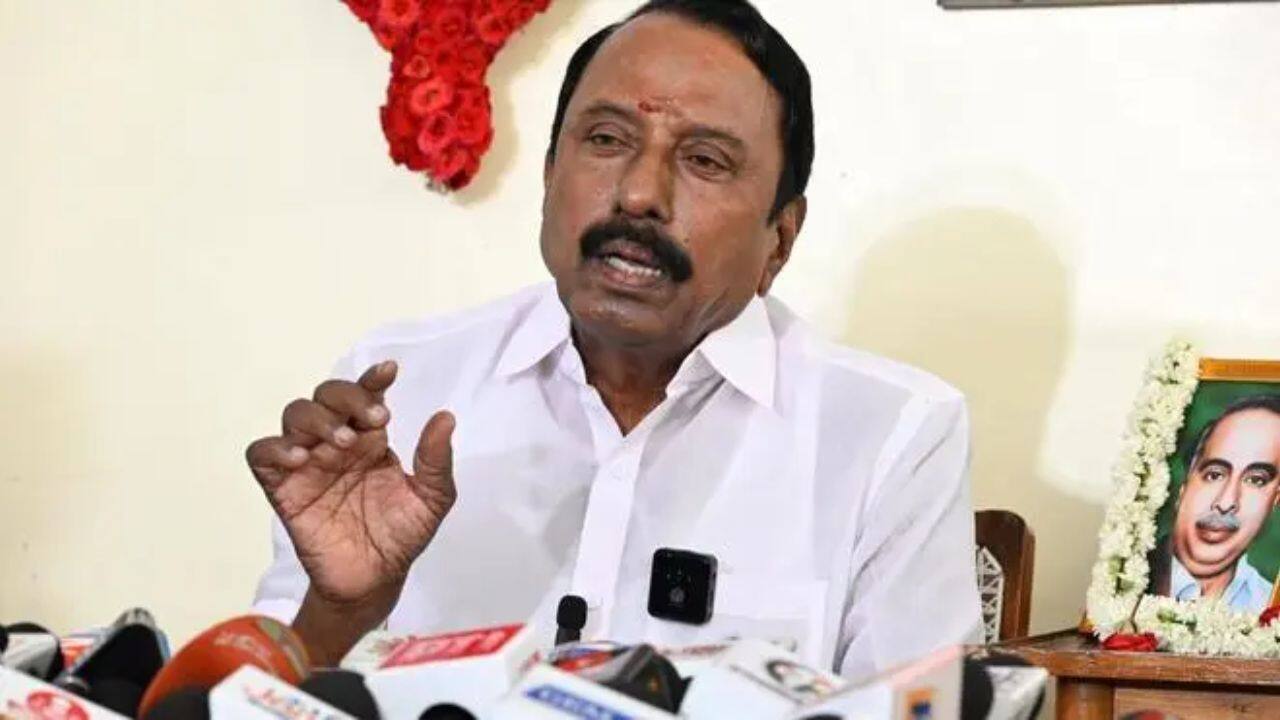 மாணவர்களிடையே பிரிவினையை தூண்டும் சாதி அடையாள அட்டை – அமைச்சர் செங்கோட்டையனின் அறிவிப்புக்கு வலுக்கும் எதிர்ப்புகள்!