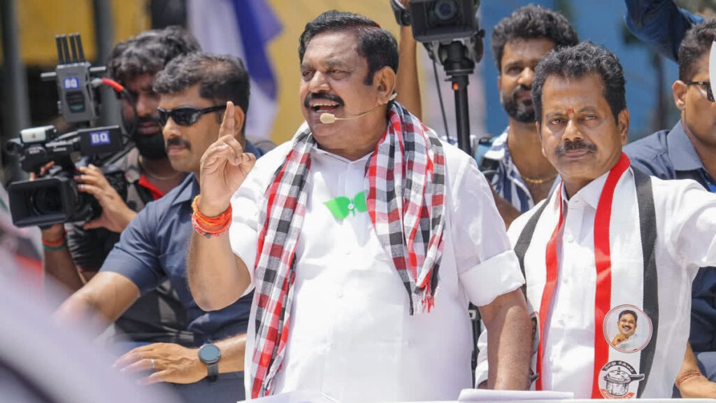 அதிமுகவை 70% கரைத்துவிட்டு திமுகவிடம் மண்டியிடுகிறாரா எடப்பாடி?