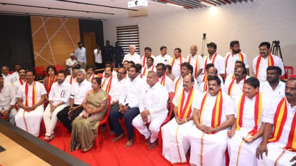 "வெளிநாட்டு காருக்கு வரி கட்டாமல் நீதிமன்றம் சென்ற விஜய் தான் நாட்டின் தீய சக்தி!" – அதிமுக முன்னாள் அமைச்சர் சண்முகநாதன் கடும் தாக்கு!