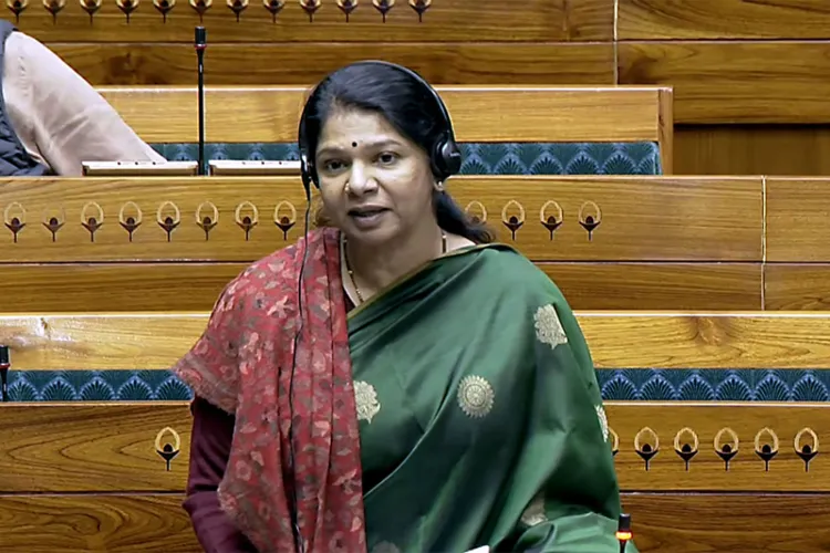 டெல்லியில் வெடித்தது புதுப் புயல்! கனிமொழியின் கோரிக்கையை ஏற்ற செயலகம்.. ஷாக்கில் காங்கிரஸ்!
