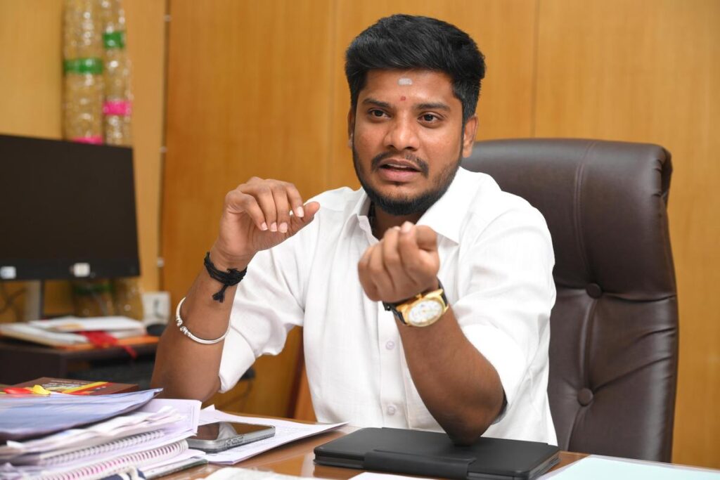 அமைச்சர் ரமேஷ்