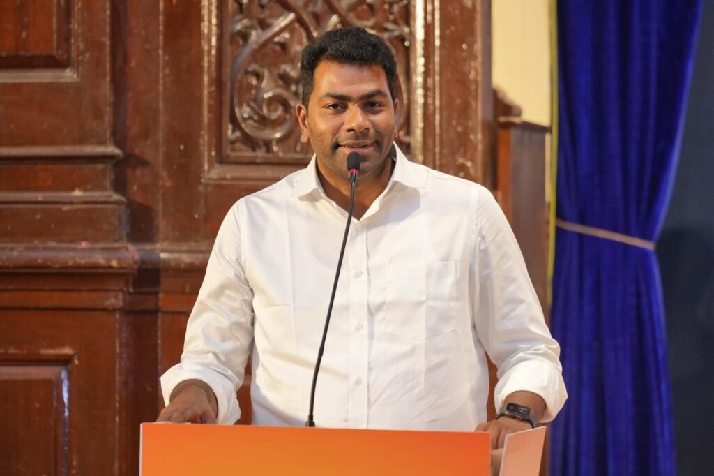 ஆதவ்