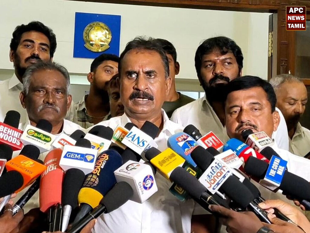 எஸ்.பி.வேலுமணி, அதிமுக