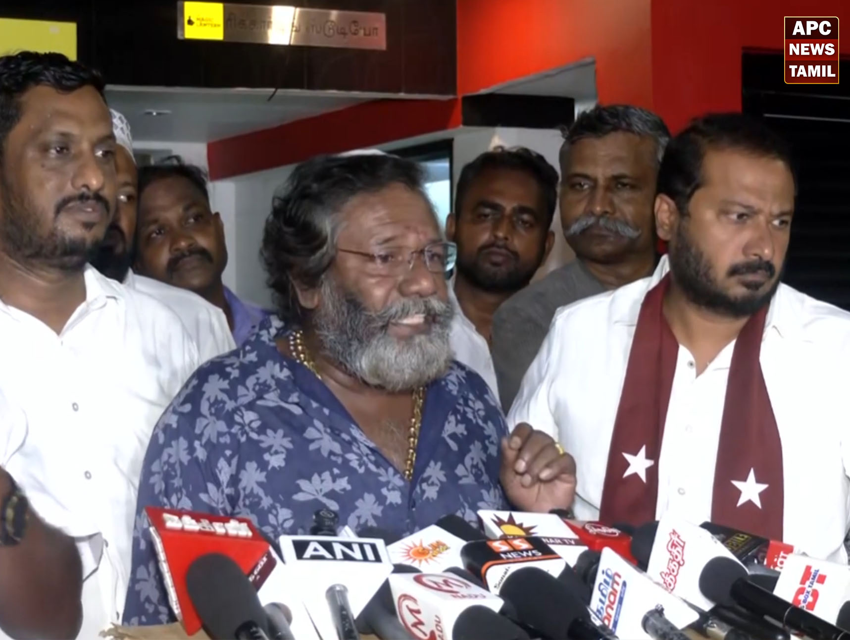 திருப்பரங்குன்றம் ஃபைல்ஸ்’ ஆவணப்படத்திற்கு தடை? இந்து முன்னணி மிரட்டுவதாக கருணாஸ் புகார்!