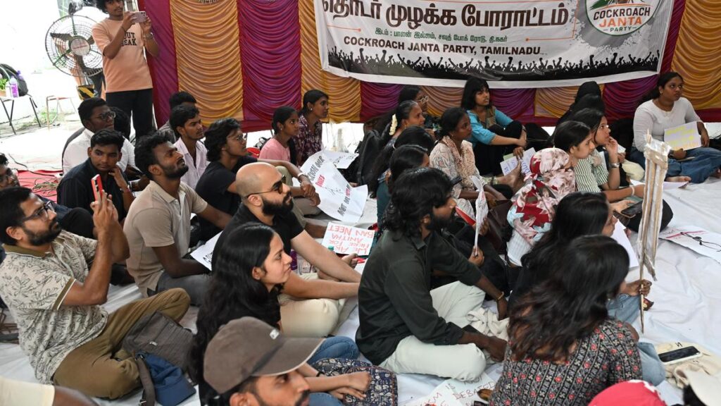 "மத்திய அரசுக்கு அஞ்சுகிறதா தமிழக அரசு?" — நீட் முறைகேடு போராட்டக் களம் குறித்த மூத்த பத்திரிகையாளர் மணியின் காரசாரப் பேட்டி!