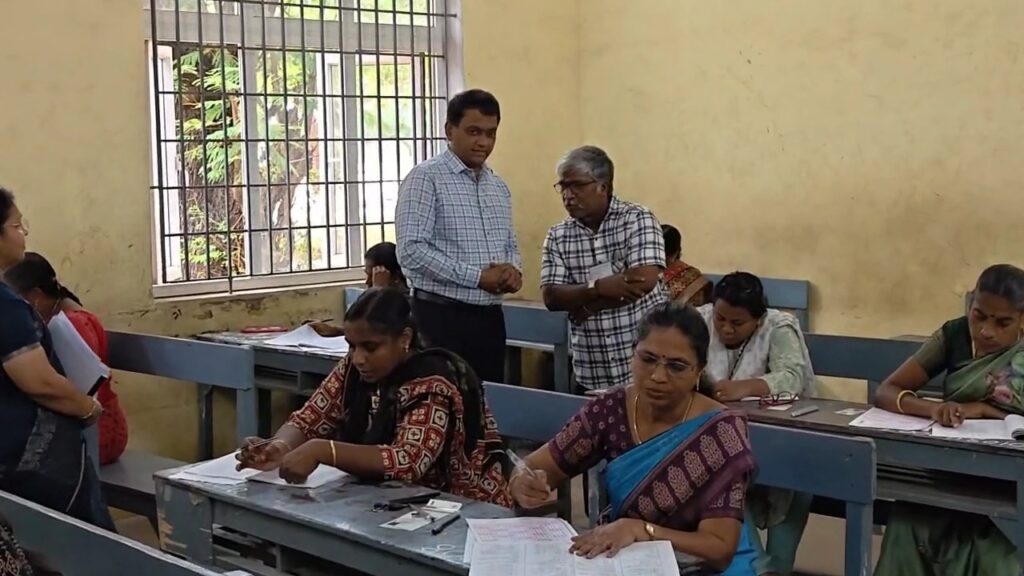 பள்ளிகளில் தவெக கட்சியினர் ஆய்வு: அரசு விரைவில் முடிவு எடுக்கும்! உதவி பேராசிரியர் தகுதித் தேர்வில் குளறுபடிகள் இல்லை: கூடுதல் தலைமைச் செயலாளர் சந்திரமோகன் பேட்டி!