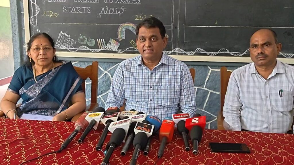 பள்ளிகளில் தவெக கட்சியினர் ஆய்வு: அரசு விரைவில் முடிவு எடுக்கும்! உதவி பேராசிரியர் தகுதித் தேர்வில் குளறுபடிகள் இல்லை: கூடுதல் தலைமைச் செயலாளர் சந்திரமோகன் பேட்டி!