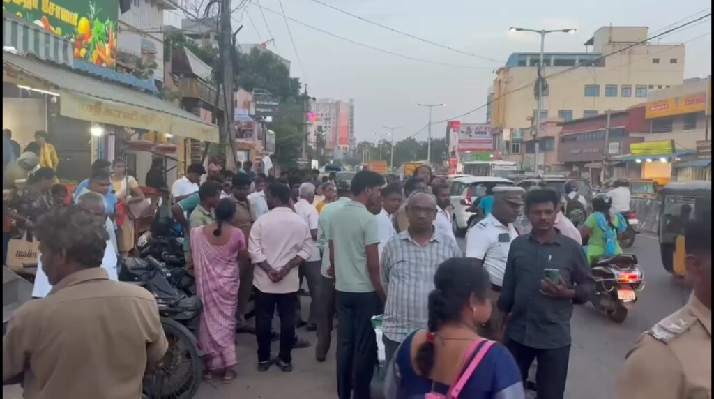 சென்னை அம்பத்தூரில் கொடூரம் - கஞ்சா போதையில் பைக் சாகசம் செய்த இளைஞர்கள் மோதி மூதாட்டி பரிதாப பலி!