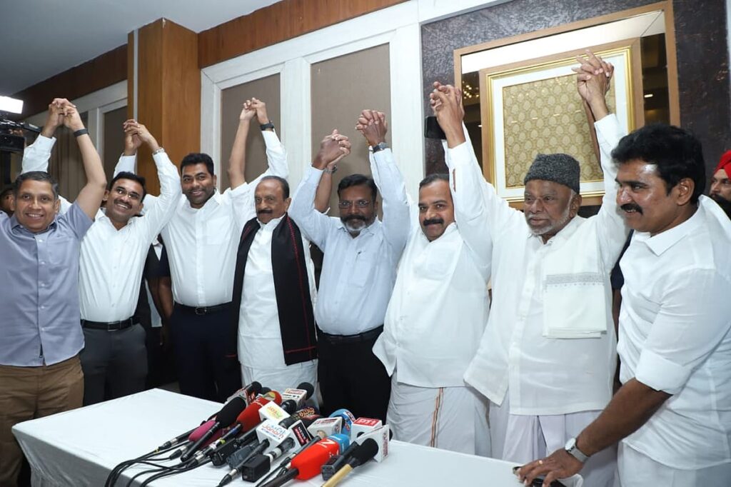 அதிகாரத்திற்காக 'அறமற்ற' வழியா? தவெக-வின் நம்பகத்தன்மைக்கு வந்த சோதனை.. 'வியூகம்' பகுதியில் அம்பலமான ரகசியங்கள்!​