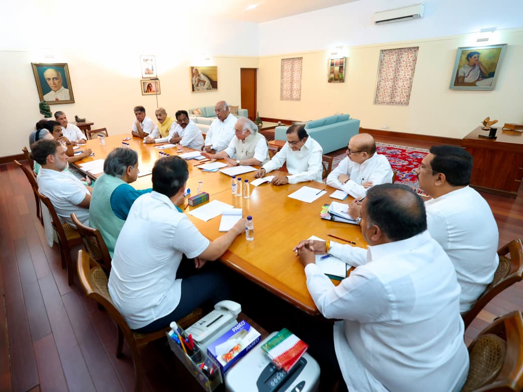நாடாளுமன்ற மழைக்கால கூட்டத்தொடர்: நீட், மேகதாது விவகாரங்களை எழுப்ப எதிர்க்கட்சிகள் முடிவு!