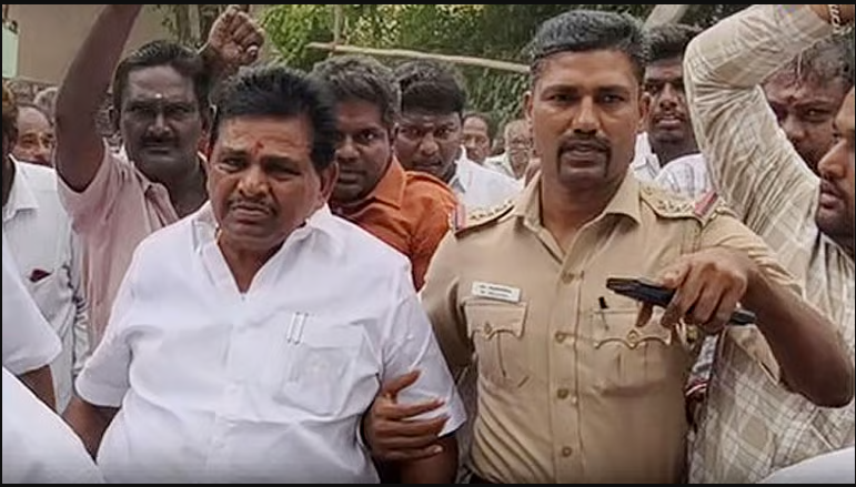 அனிதா ராதாகிருஷ்ணன் கைது