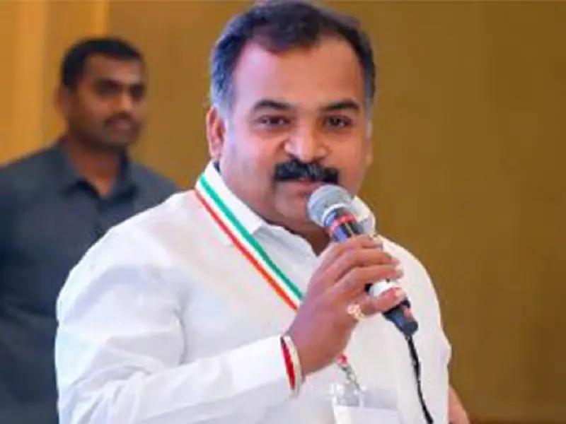 தவெகவின் தோழமைக் கட்சி கூட்டத்தில் காங்கிரஸ் பங்கேற்பு - திமுக, அதிமுக-வை 'பழைய சிலபஸ்' என மாணிக்கம் தாகூர் சாடல்!