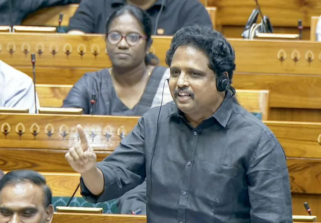 "நீட் தேர்வு பள்ளிக்கல்வியைக் கொன்று கோச்சிங் சென்டர்களை வளர்க்கிறது": எம்பி சு.வெங்கடேசன் ஆவேசப்பேச்சு!