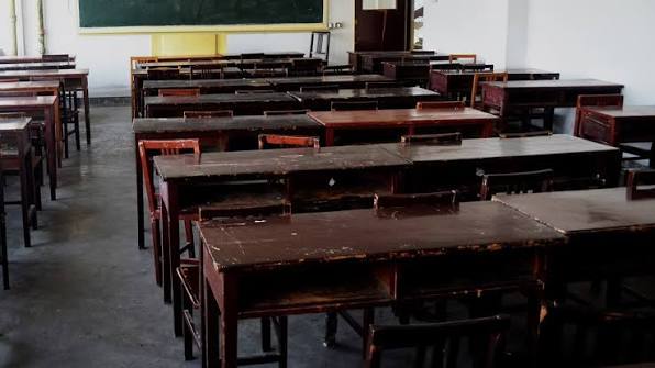 அரசுப் பள்ளிகளில் பூஜ்ஜியமான மாணவர் சேர்க்கை - ஆண்டிபட்டியில் 2 தொடக்கப் பள்ளிகள் மூடப்படும் அபாயம்!