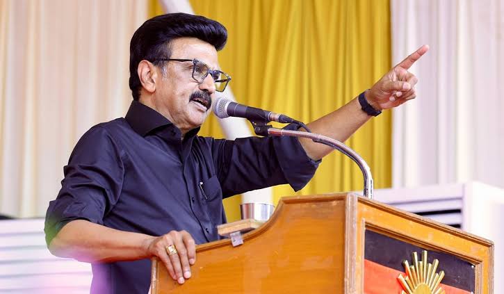 திமுக மறுசீரமைப்பு: மாவட்டங்களை மூன்றாகப் பிரிக்கத் தலைமை முடிவு – புதிய நிர்வாகிகளுக்கு வாய்ப்பளிக்கத் திட்டம்!