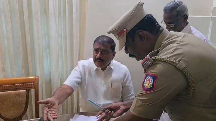 திமுக எம்.எல்.ஏ மார்க்கண்டேயன் அதிரடி கைது! பதறிய வன்னியரசு.. களத்தில் வெடித்த புதுச் சர்ச்சை!