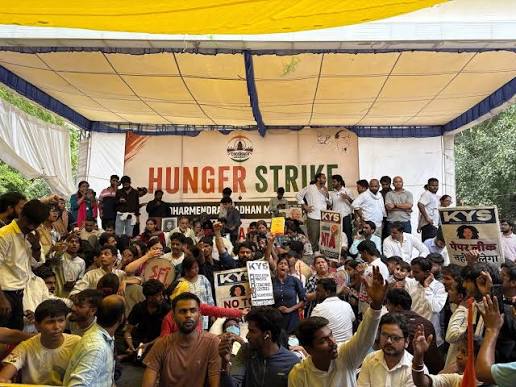 கொந்தளிப்பில் மாணவர்கள்!: நாளை தமிழகம் தழுவிய வகுப்புப் புறக்கணிப்புப் போராட்டம் அறிவிப்பு!