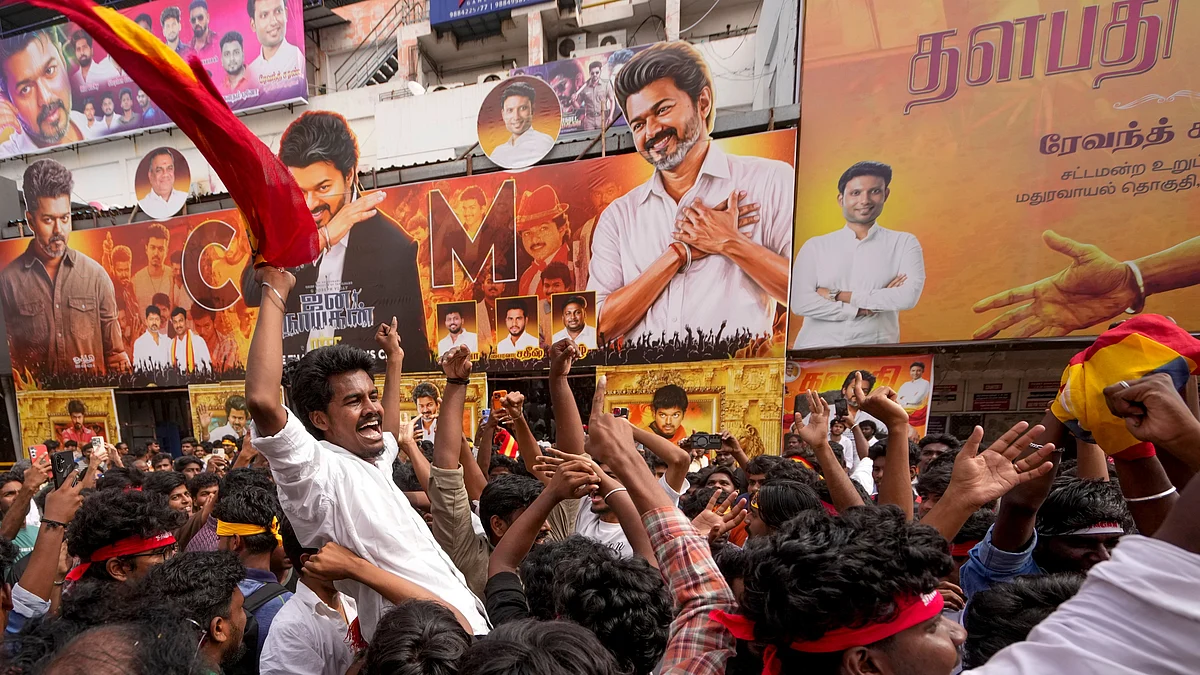 நீட் கொந்தளிப்புக்கு இடையே ‘ஜனநாயகன்’ திரைக்கண்டு களிப்பு – மக்கள் மத்தியில் எழும் அதிருப்தி!